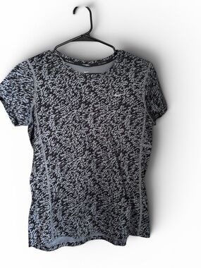 Nike Gray & Black Patterned Short Sleeve Performance Tee